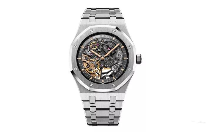 The model maintained several iconic features of Audemars Piguet.